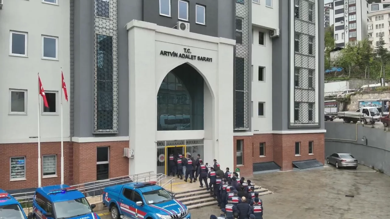 Sahte avukat çetesi operasyonunda 35 gözaltı!