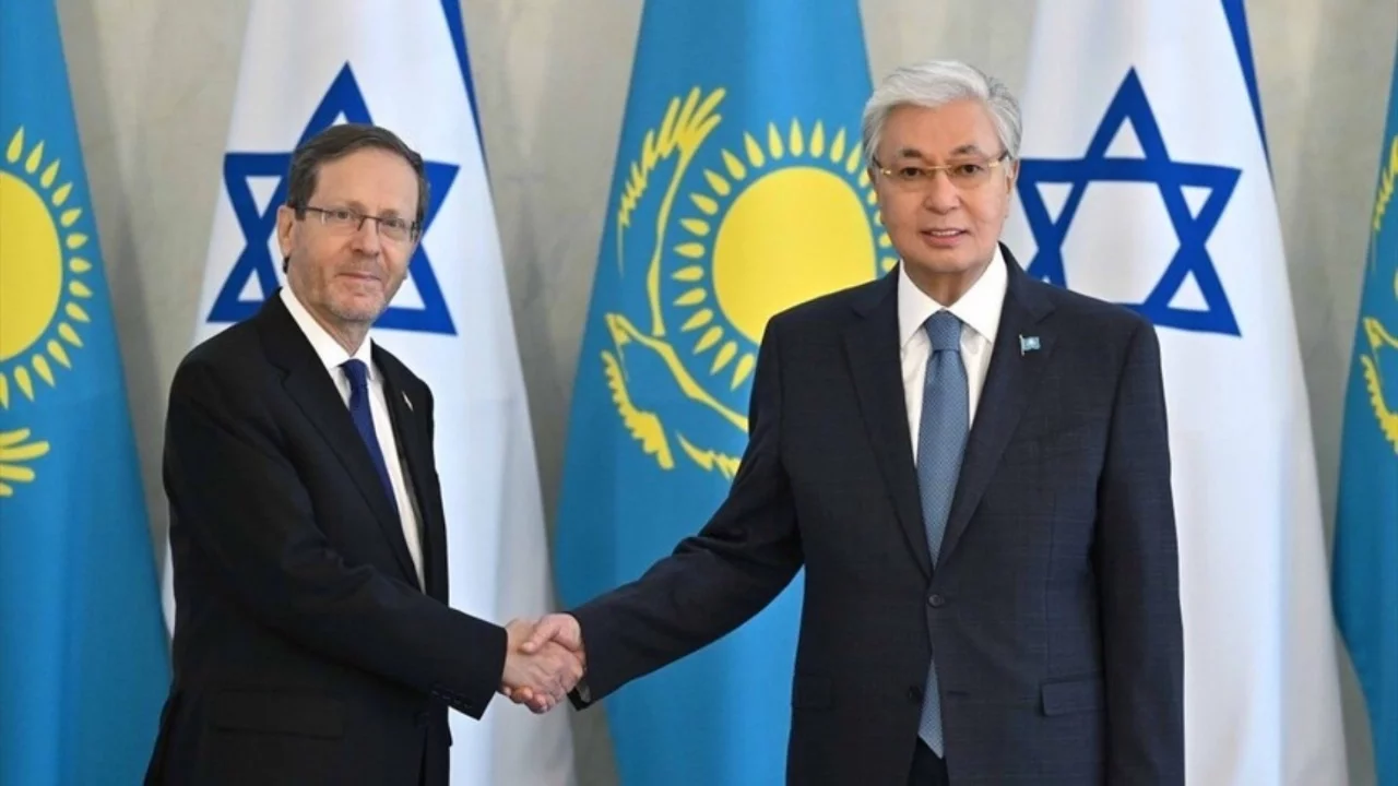 Kazakistan Cumhurbaşkanı ile İsrail Cumhurbaşkanı bir araya geldi