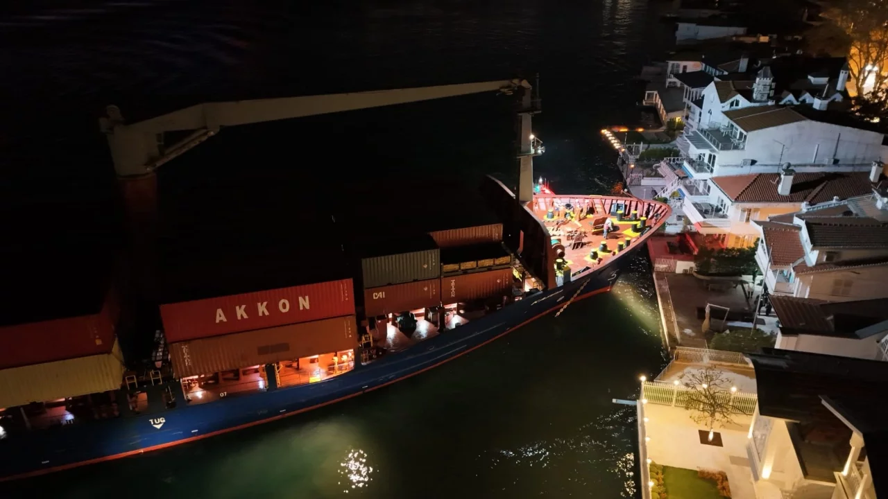 İstanbul Boğazı'nda gemi arızası