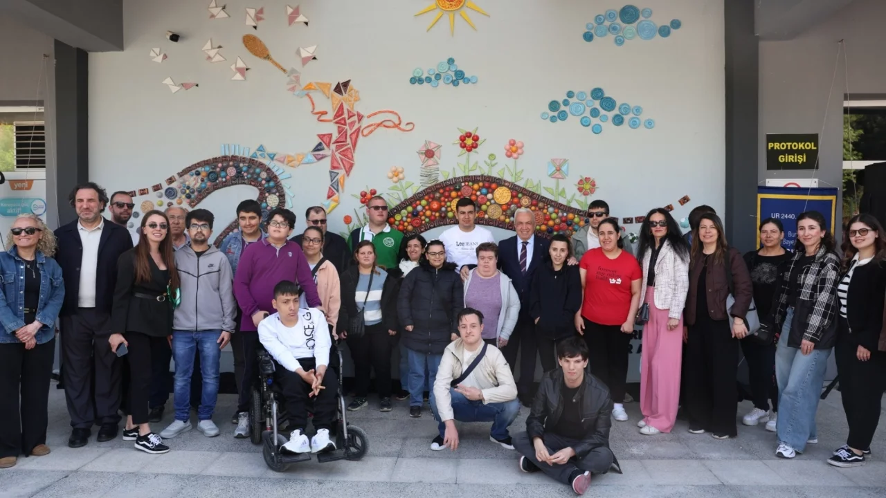 Nilüfer Belediyesi'nden renkli dayanışma: Sanat ve sevgi panosu