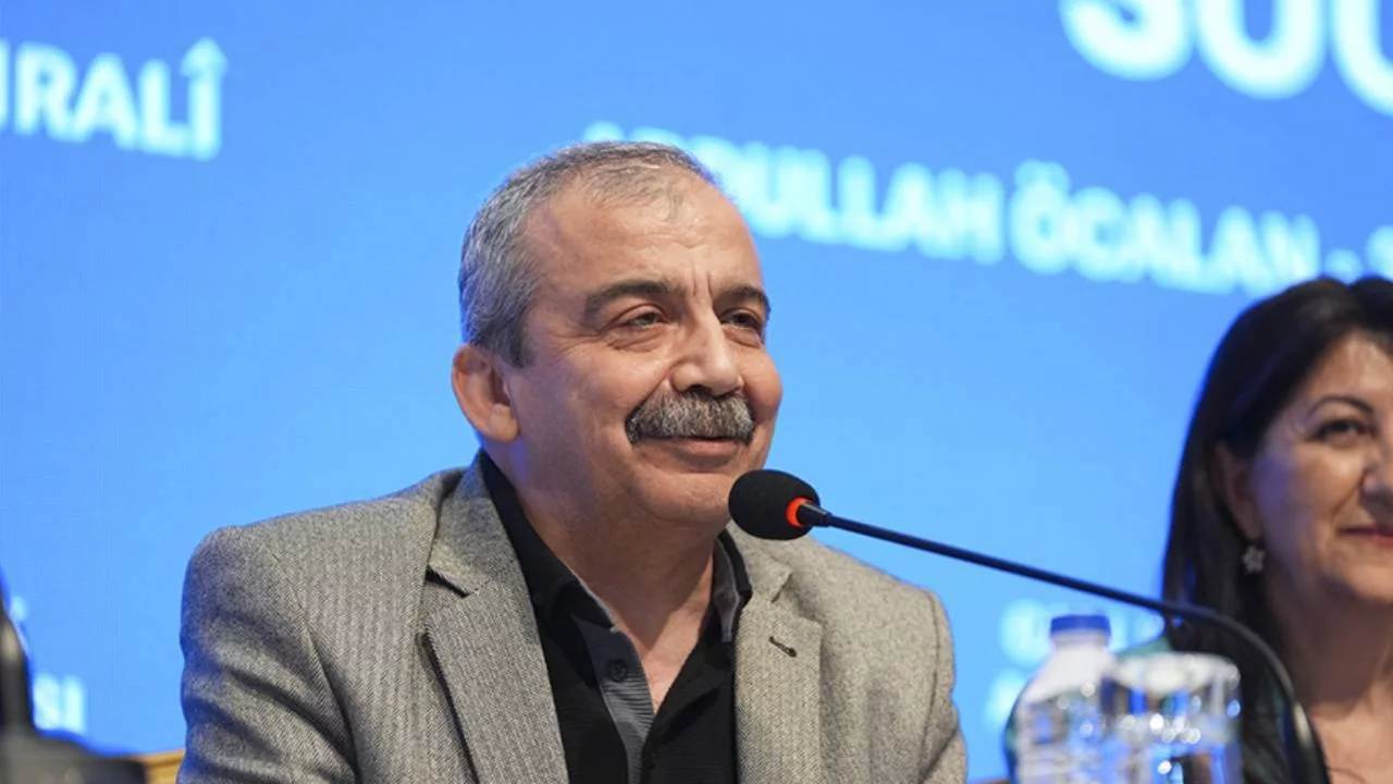 Sırrı Süreyya Önder'in hayatı belgesel oluyor