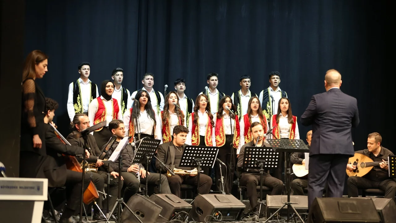 Bursa'da 15 Temmuz Kahramanlık Türküleri Koro Yarışması finali gerçekleşti