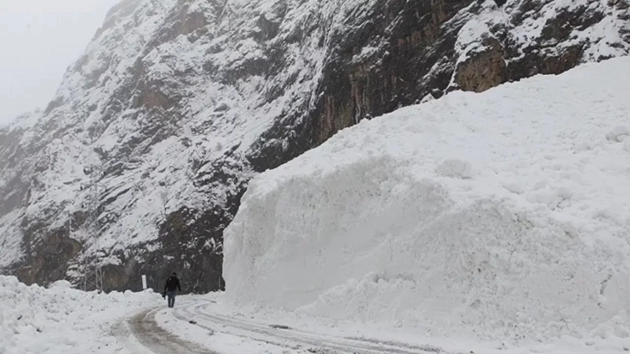 Rusya'da maden sahasında çığ felaketi: 6 işçi öldü