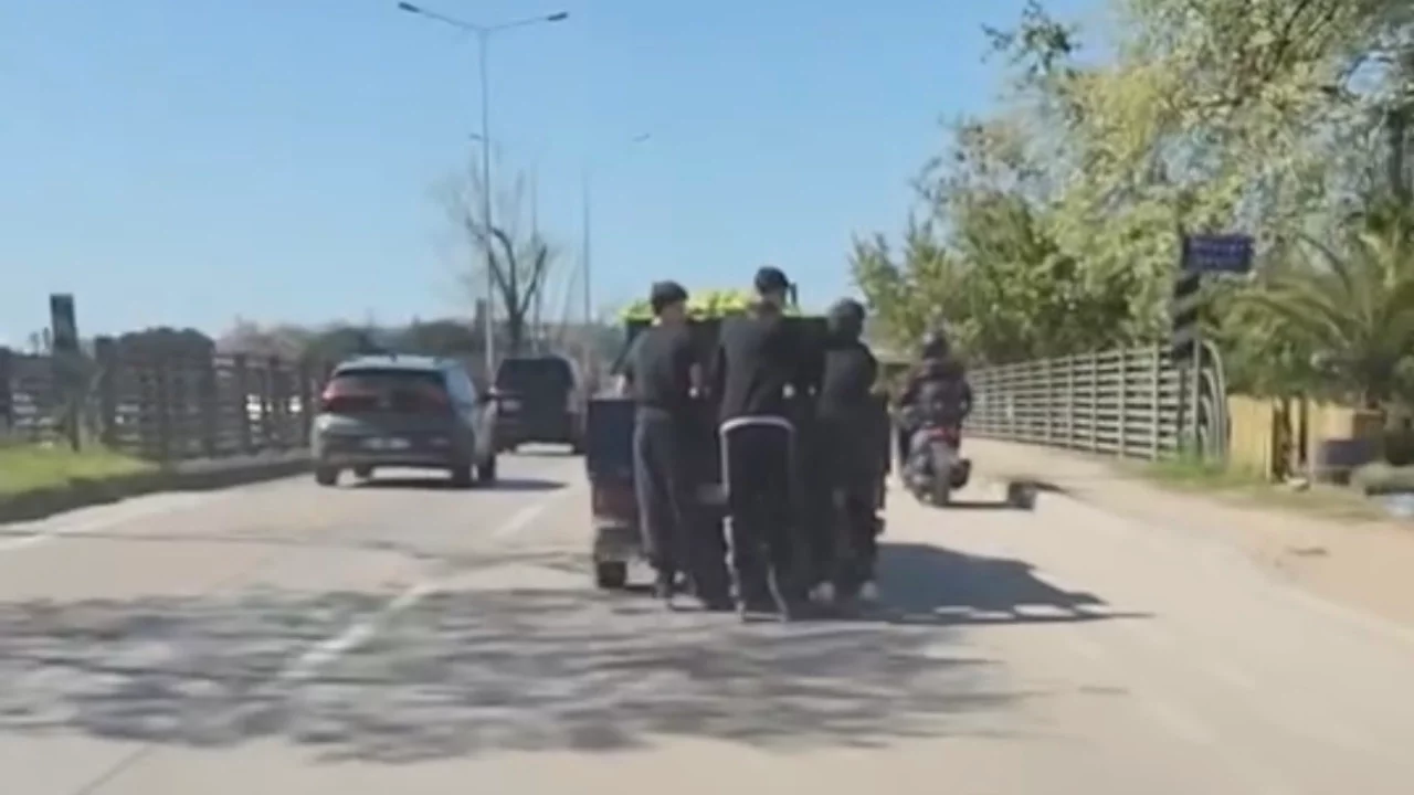 Bursa'da patenli gençlerin tehlikeli yolculuğu