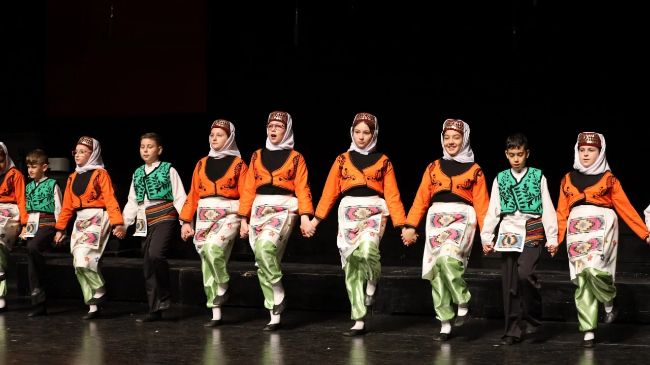 Bursa'da çocuklardan senfoniyle 23 Nisan coşkusu