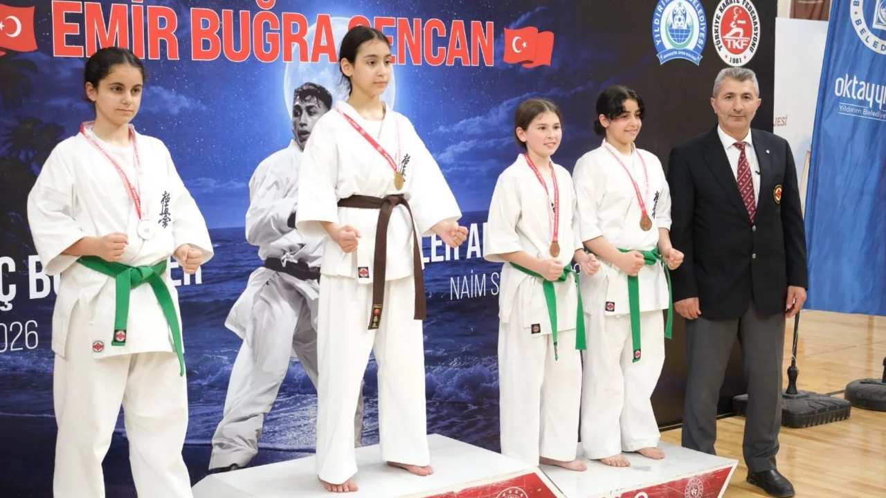 Yıldırım Belediyesi karatecilerinden madalya yağmuru