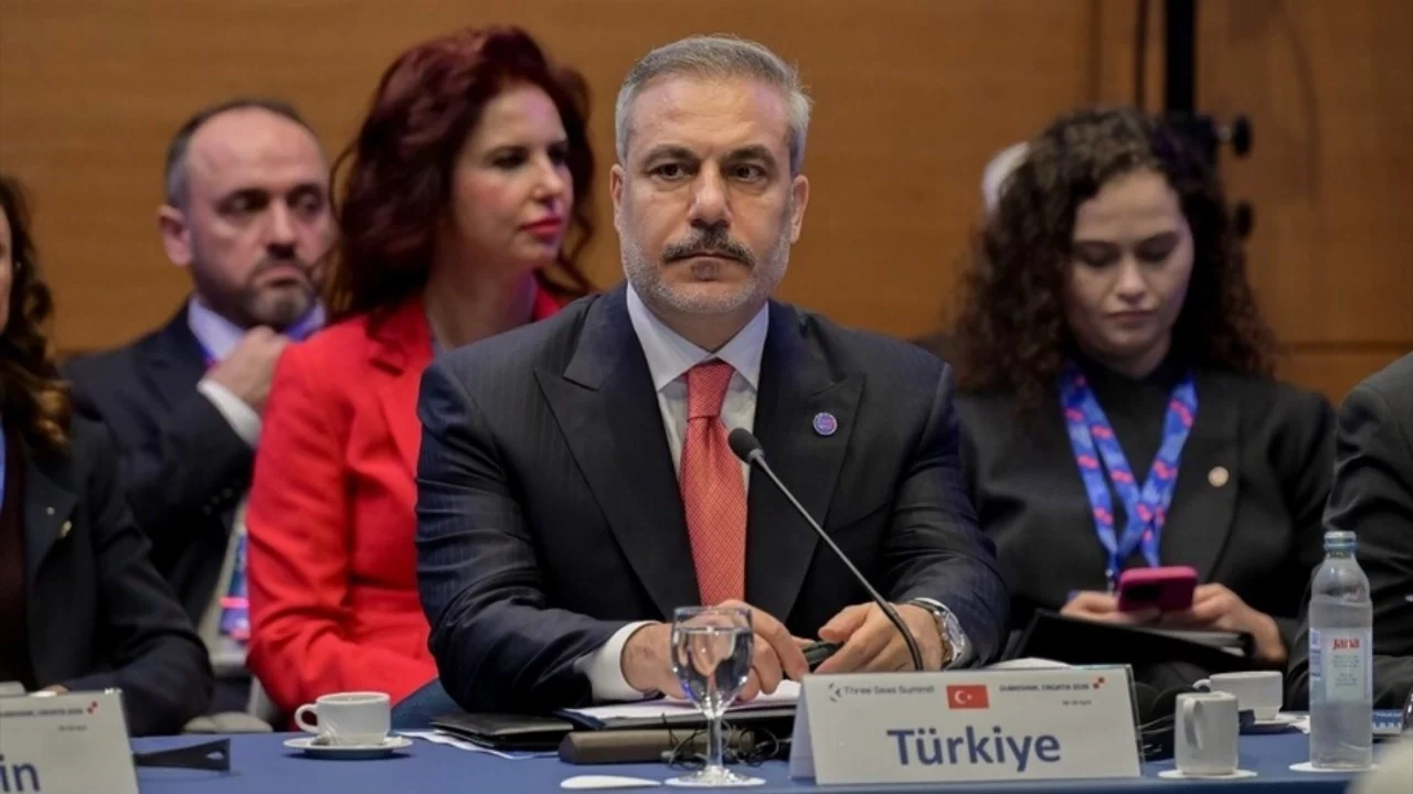 Bakan Fidan, Üç Deniz Girişimi 11. Zirvesi'ne katıldı