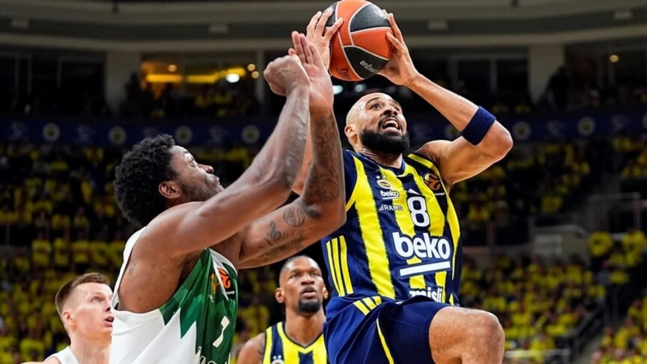 Fenerbahçe Beko, sahasında Zalgiris'i yendi