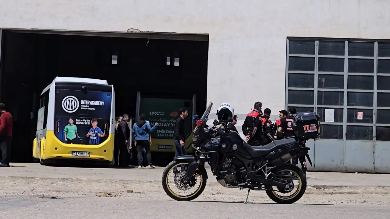 Bursa'da otomobilini götürdüğü tamircide vuruldu