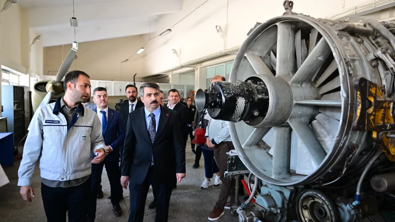 Yıldırım Belediye Başkanı Yılmaz'dan gençlere tavsiyeler