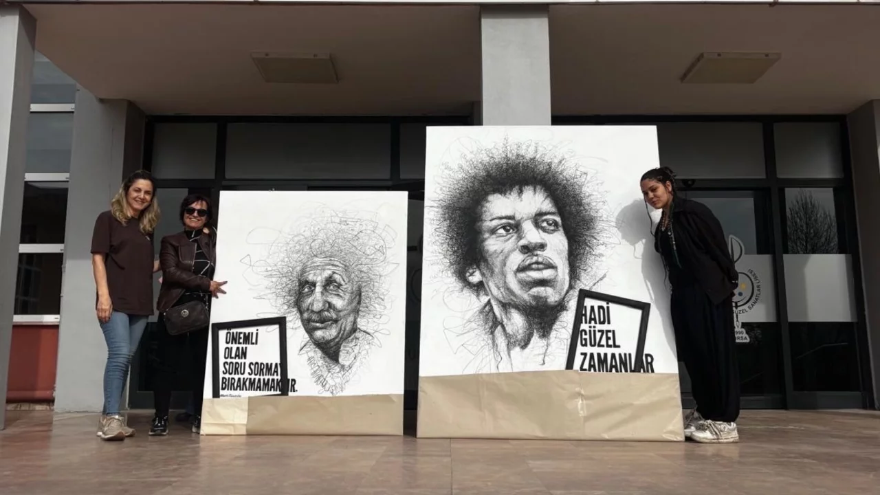 Lise öğrencileri mezun olmadan eserlerini sergileyecek