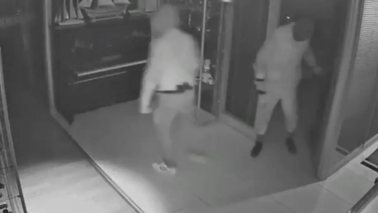 Bursa'da 2 milyonluk kasa hırsızlığı çözüldü! 5 şüpheli yakalandı