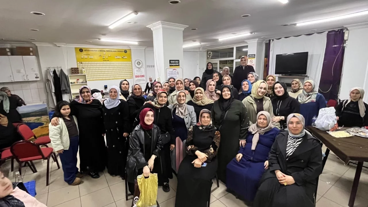 İnegöl'de erkekler evde, kadınlar kahvede