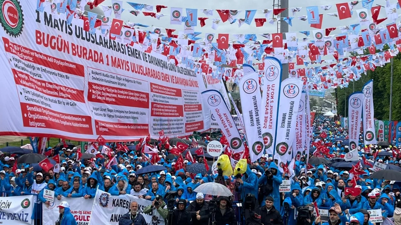 HAK-İŞ, 1 Mayıs'ı Bursa'da kutladı