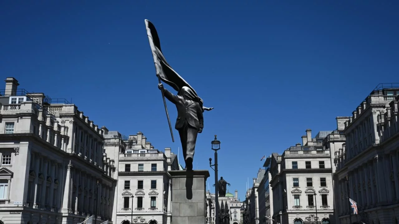 Banksy'den Londra'nın merkezine gece yarısı operasyonu: Nasıl yaptı?