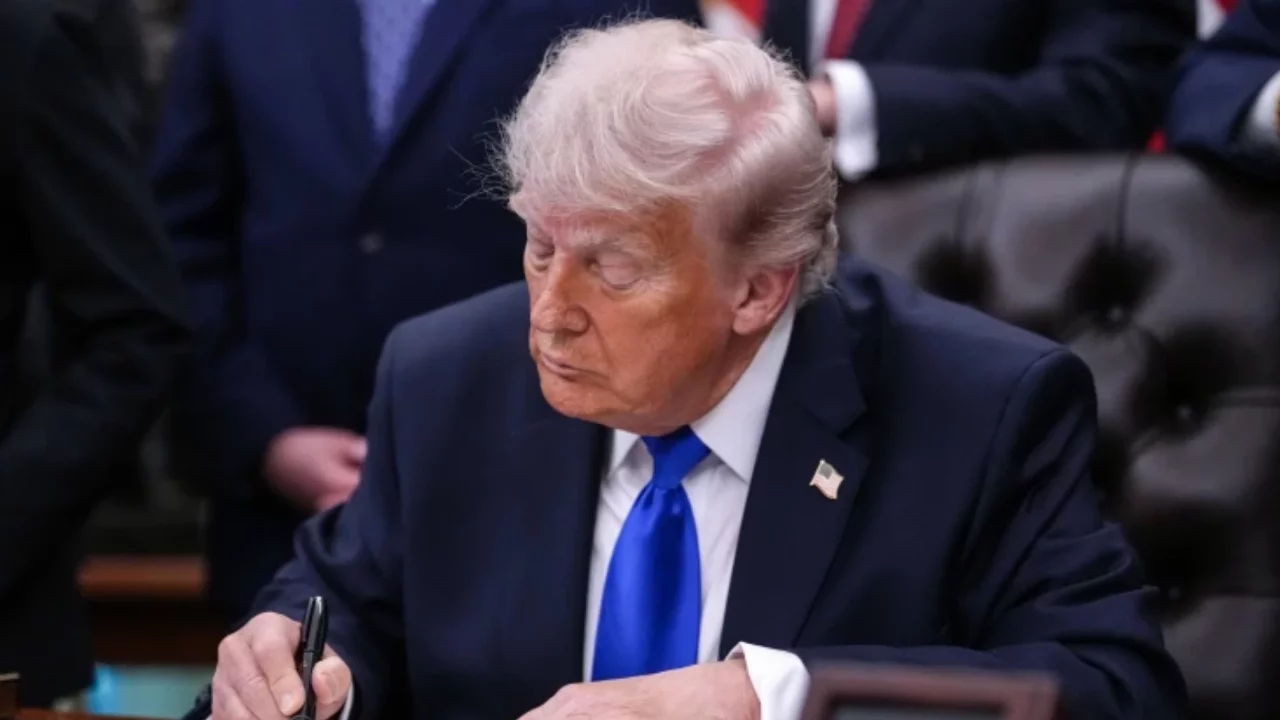 Donald Trump duyurdu! Gümrük vergileri yüzde 25'e yükseltilecek