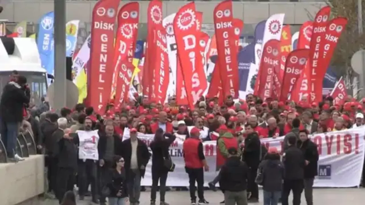 DİSK, KESK, TMMOB ve sivil toplum örgütleri, Tandoğan Meydanı'na yürüyor