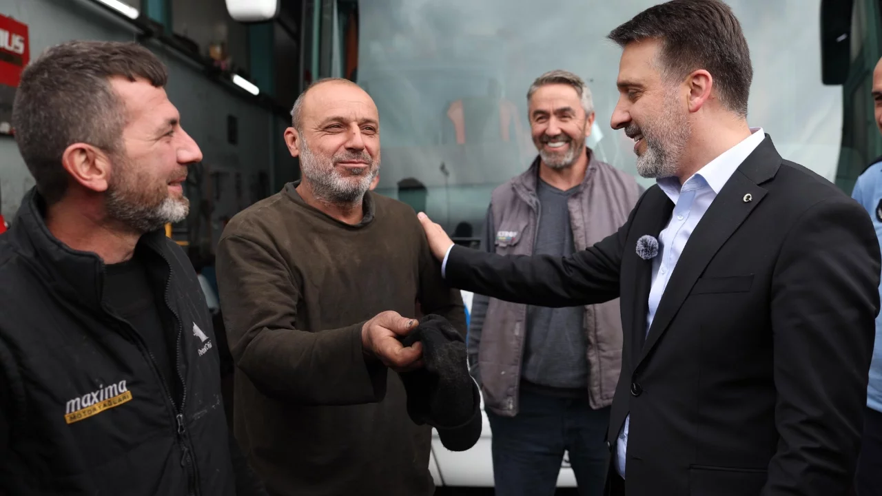 Bursa Büyükşehir Başkan Vekili Biba'dan 1 Mayıs'ta görev başındaki emekçilere ziyaret