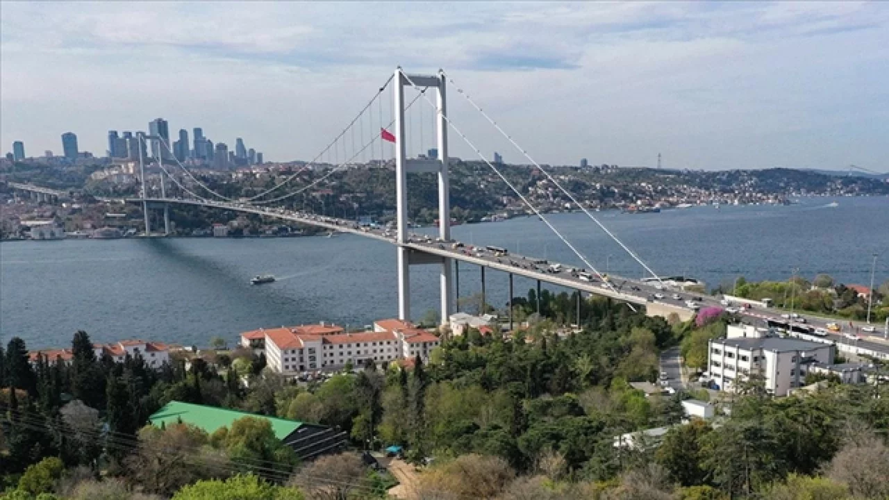 İstanbul Boğazı gemi trafiğine kapatıldı