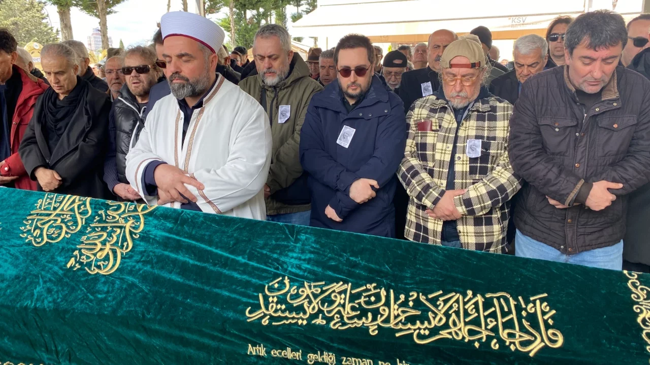 Sanatçı Tülay Özer son yolculuğuna uğurlandı