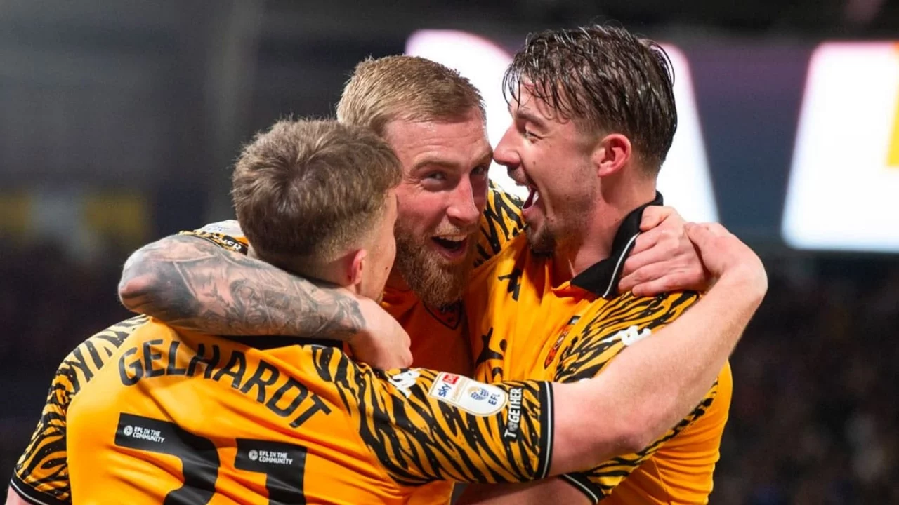 Hull City, Premier Lig yolunda play-off oynayacak
