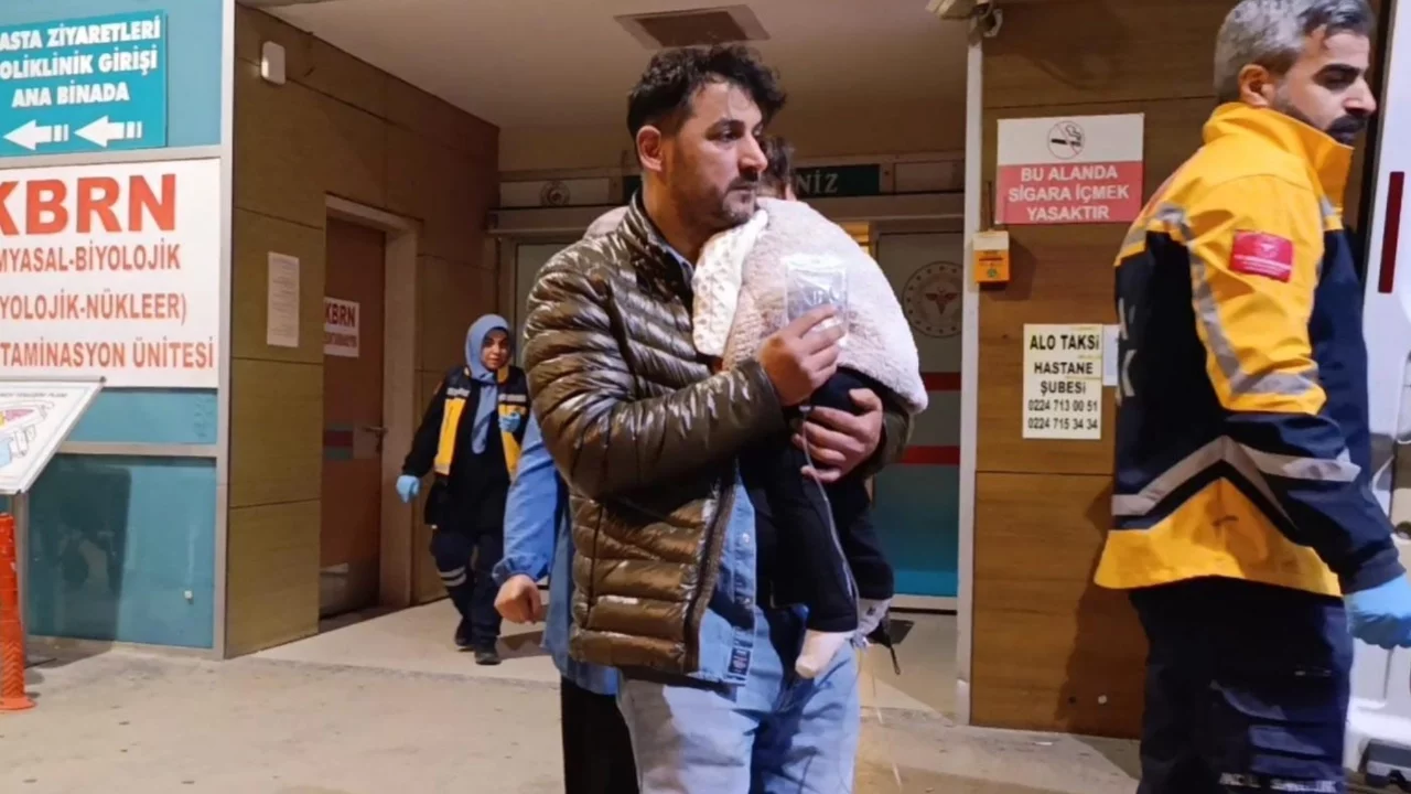 Bursa'da merdivenlerden yuvarlanan 1 yaşındaki bebek yaralandı