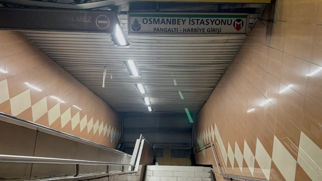 Metro hattında raylara atlayan şahıs hayatını kaybetti