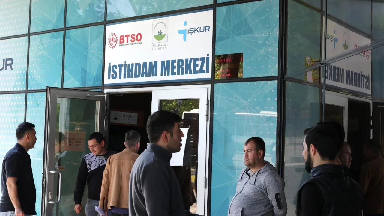 Osmangazi'de vatandaşlara iş olanağı sağlayan buluşmalar devam ediyor