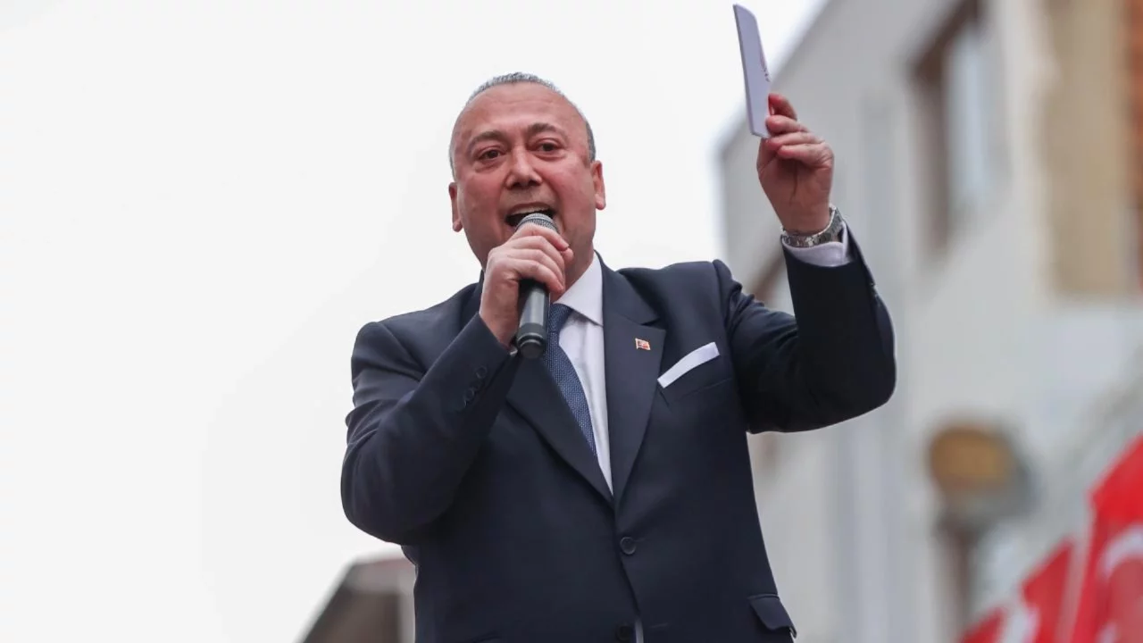 Özkan Yalım CHP'den ihraç edildi