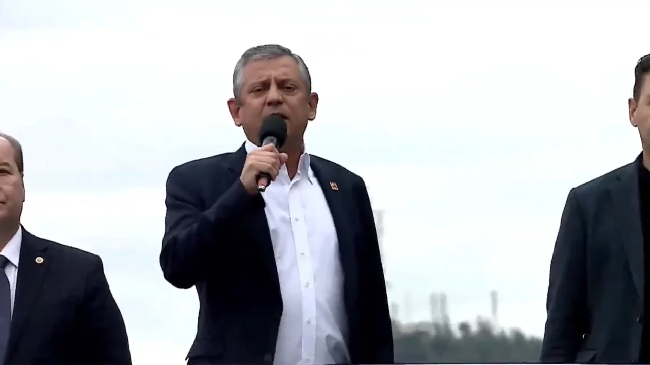 Özgür Özel'den Karabük'te 'Millet İradesine Sahip Çıkıyor' mitingi