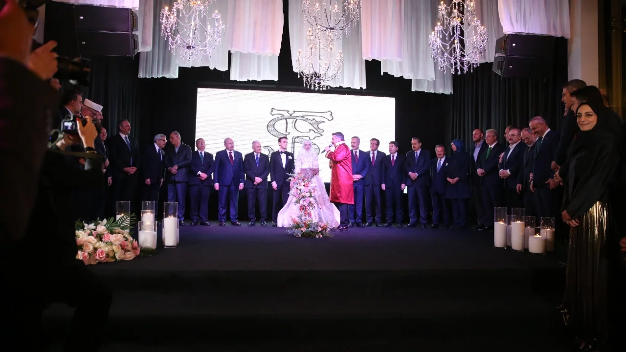 Dışişleri Bakanı Hakan Fidan Bursa'da nikah şahitliği yaptı