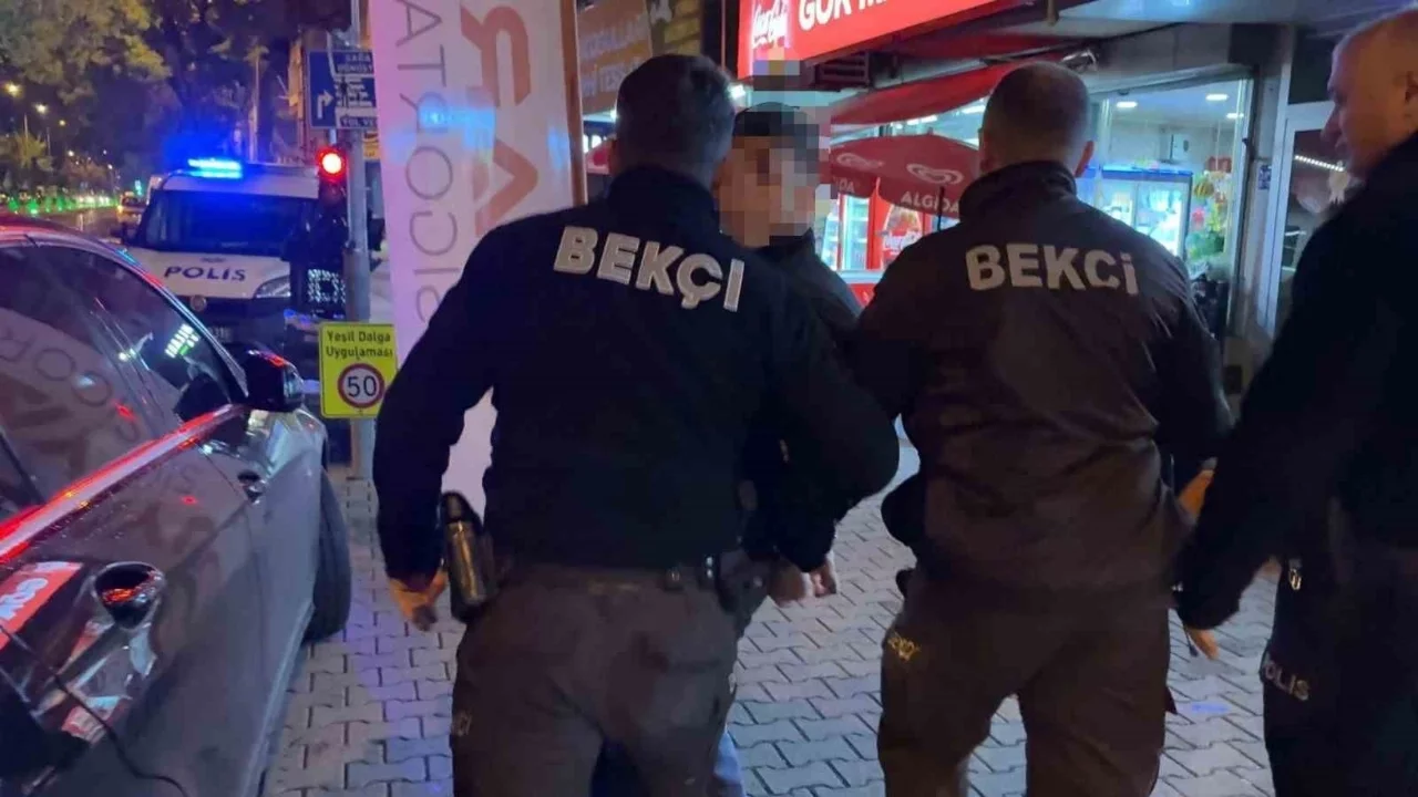 Husumetlisini bıçaklayan şahıs olay yerine yakın yerde yakalandı