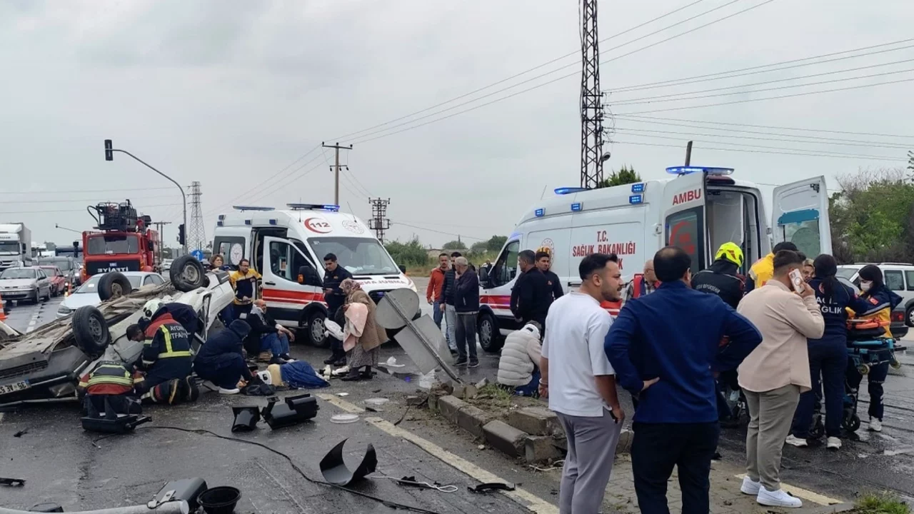 Takla atan otomobil ters döndü: 2'si çocuk 5 kişi yaralandı