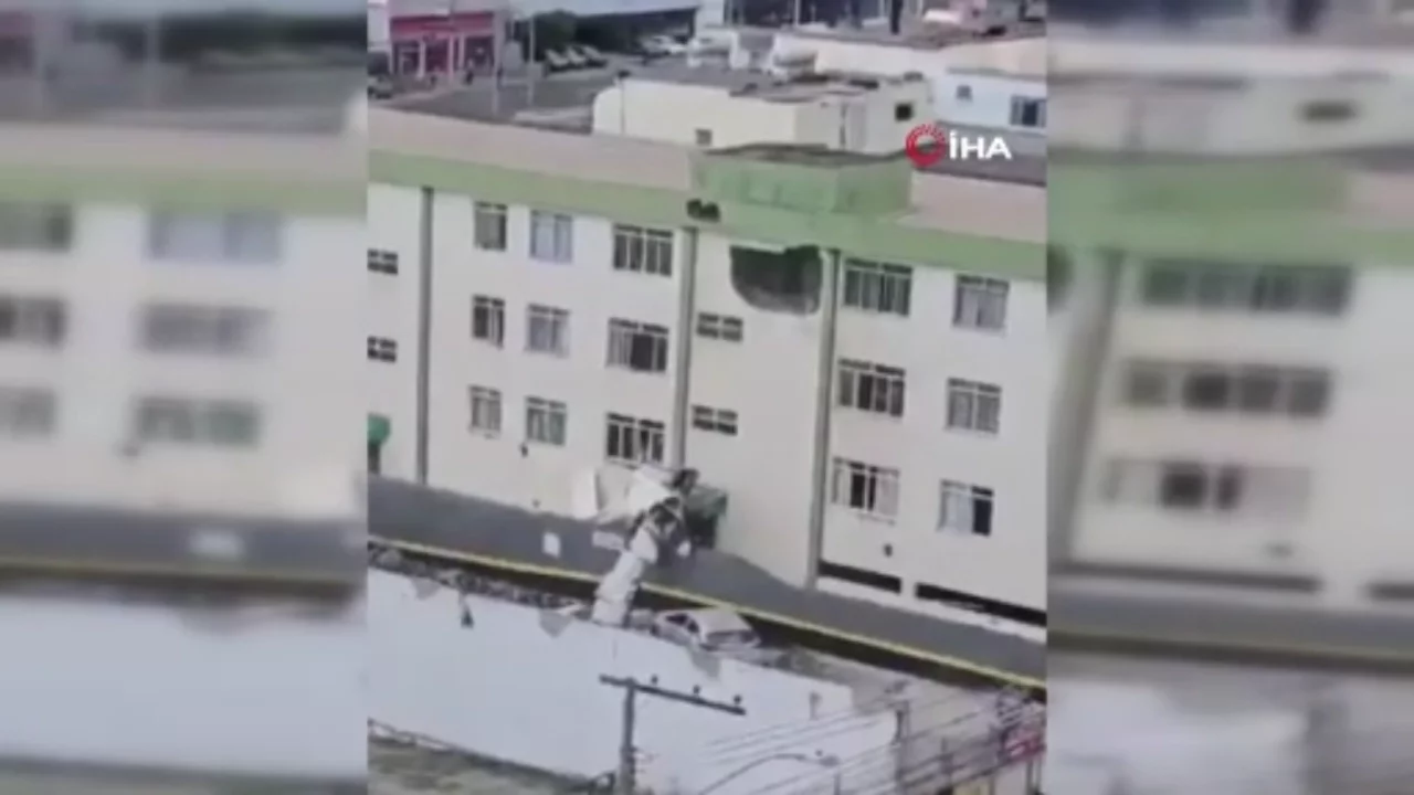 Brezilya'da uçak apartmana çarptı: 4 kişi yaralandı