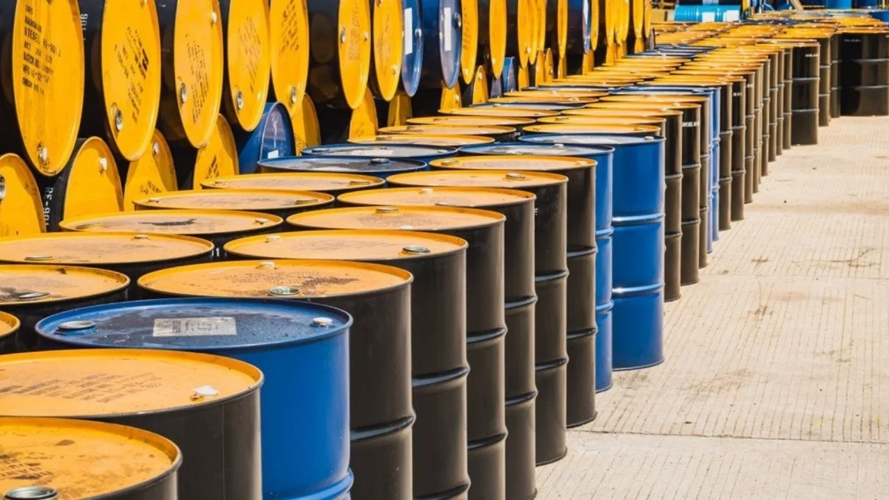 Brent petrolün varili 114,54 dolardan işlem görüyor