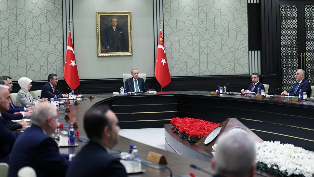Kabine yoğun gündemle toplanıyor