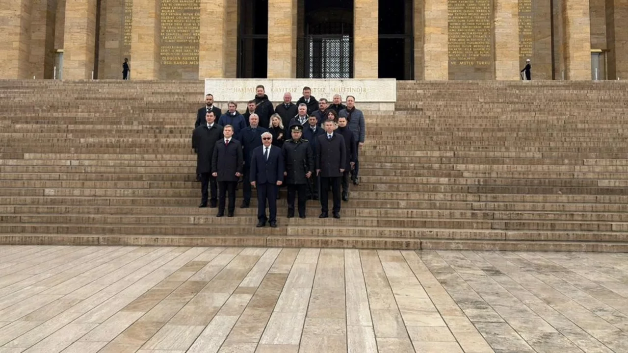 Rusya'nın Ankara Büyükelçisi Sergey Vershinin'den Anıtkabir'e ziyaret