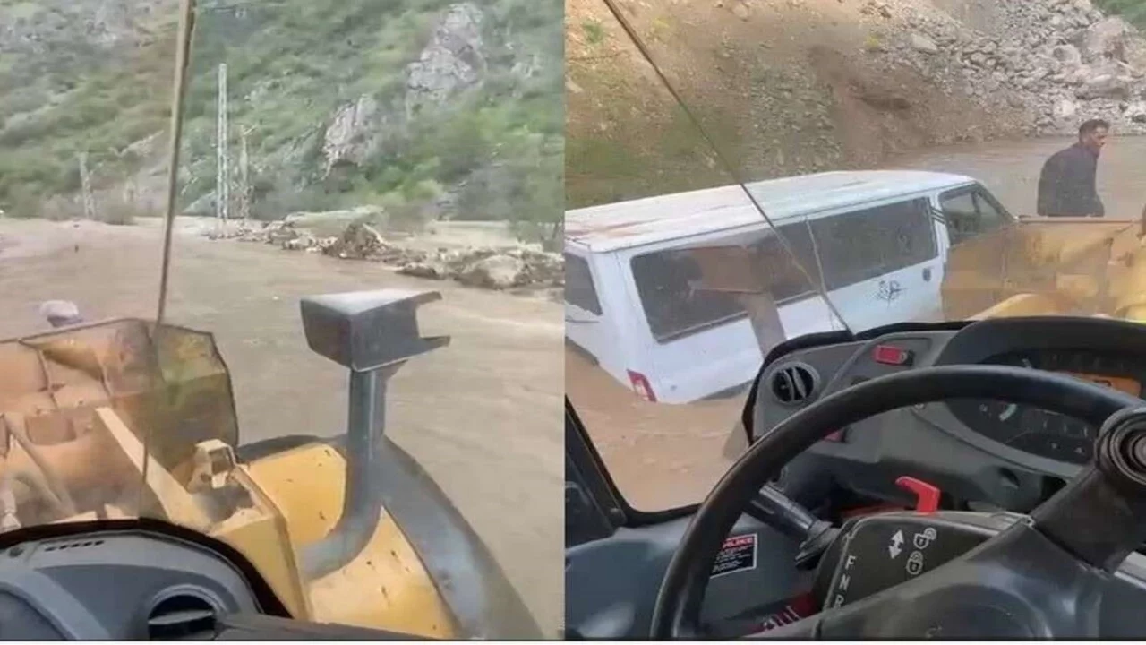 Hakkari'de dere taştı: Yolda mahsur kalan minibüs 3 saat sonra kurtarıldı