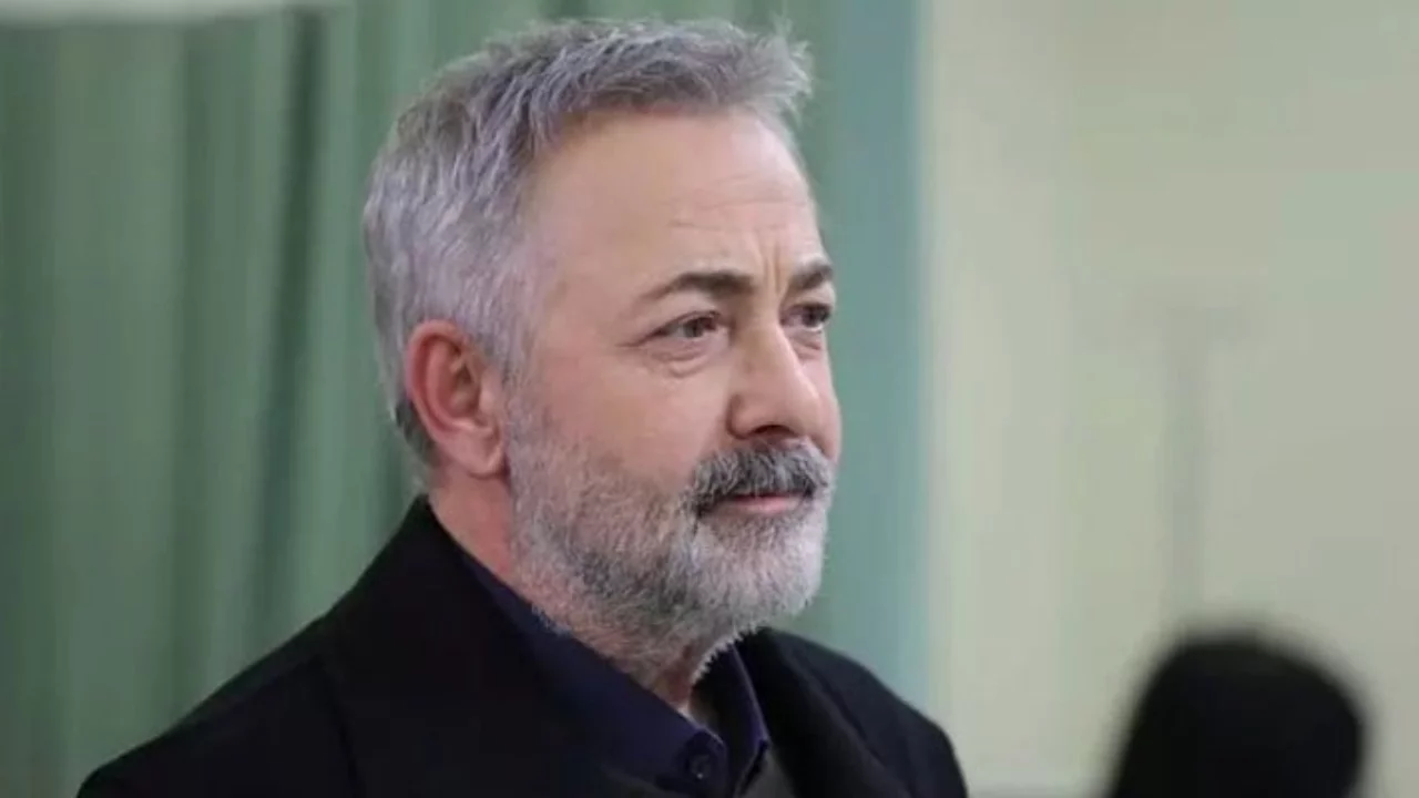 Ünlü oyuncu Mehmet Aslantuğ'un acı günü