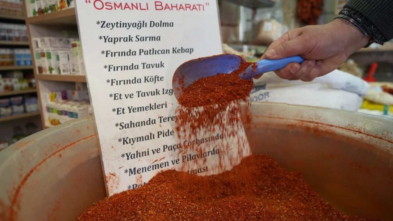 Tarifini kendi buldu, 29 yıldır aynı baharatı satıyor