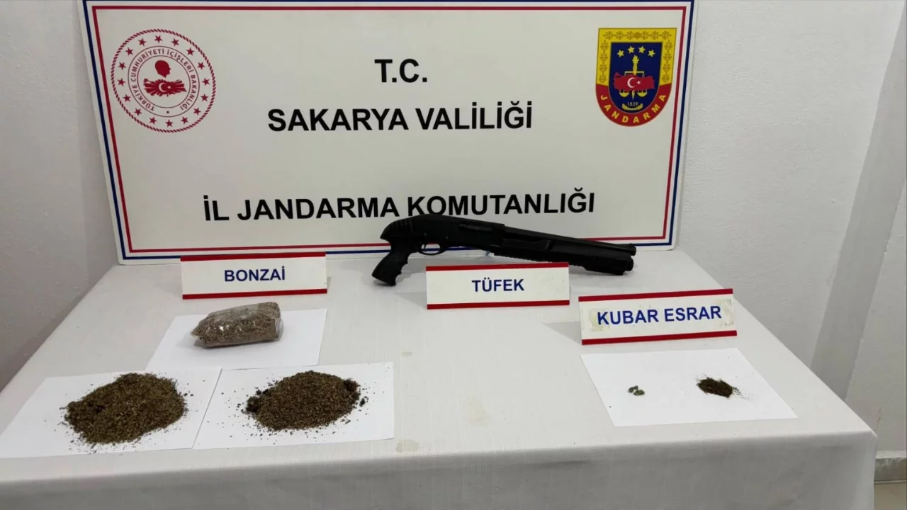 Sakarya'da 4 zehir taciri tutuklandı