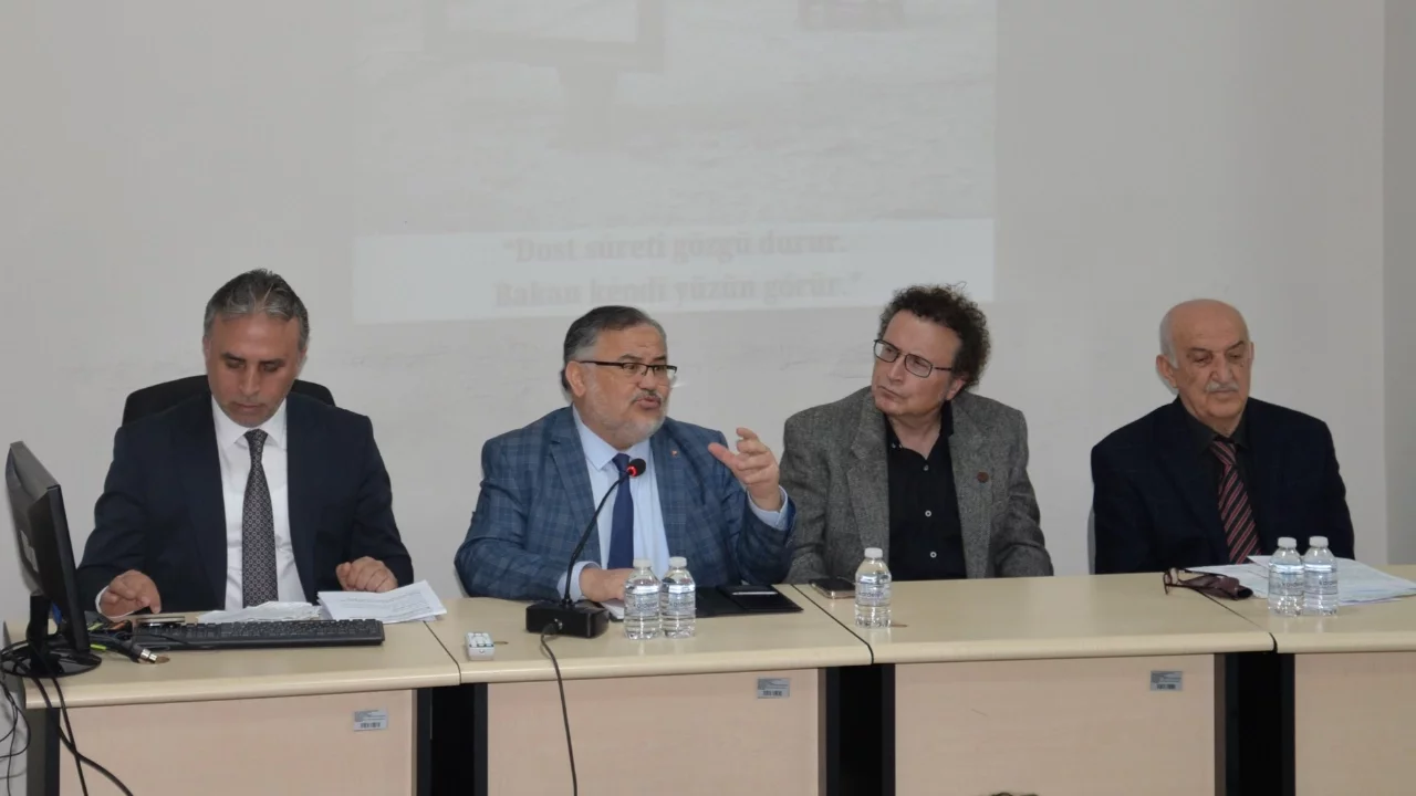 BUÜ'de Fethi Gemuhluoğlu anıldı