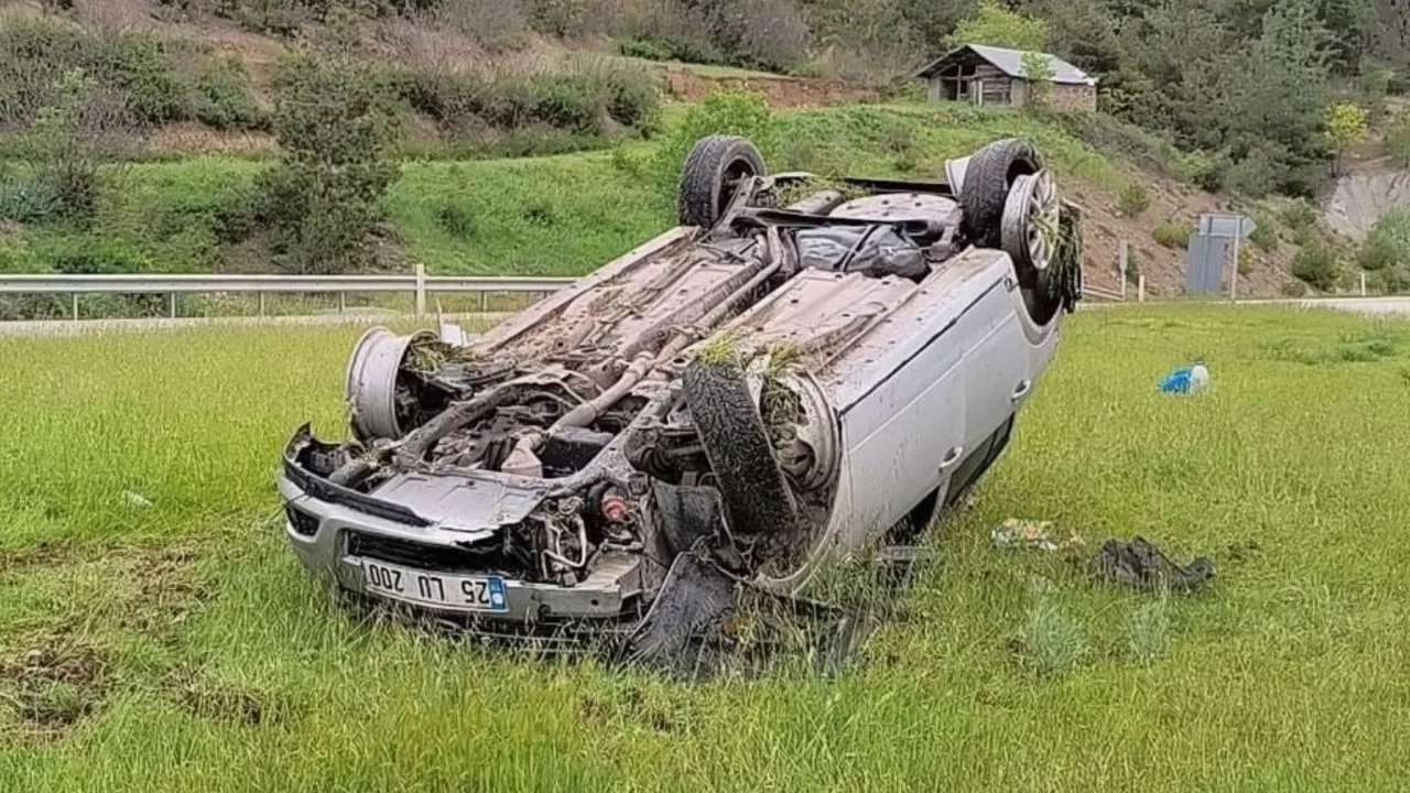 Tokat'ta lastiği patlayan otomobil takla attı: 5 yaralı