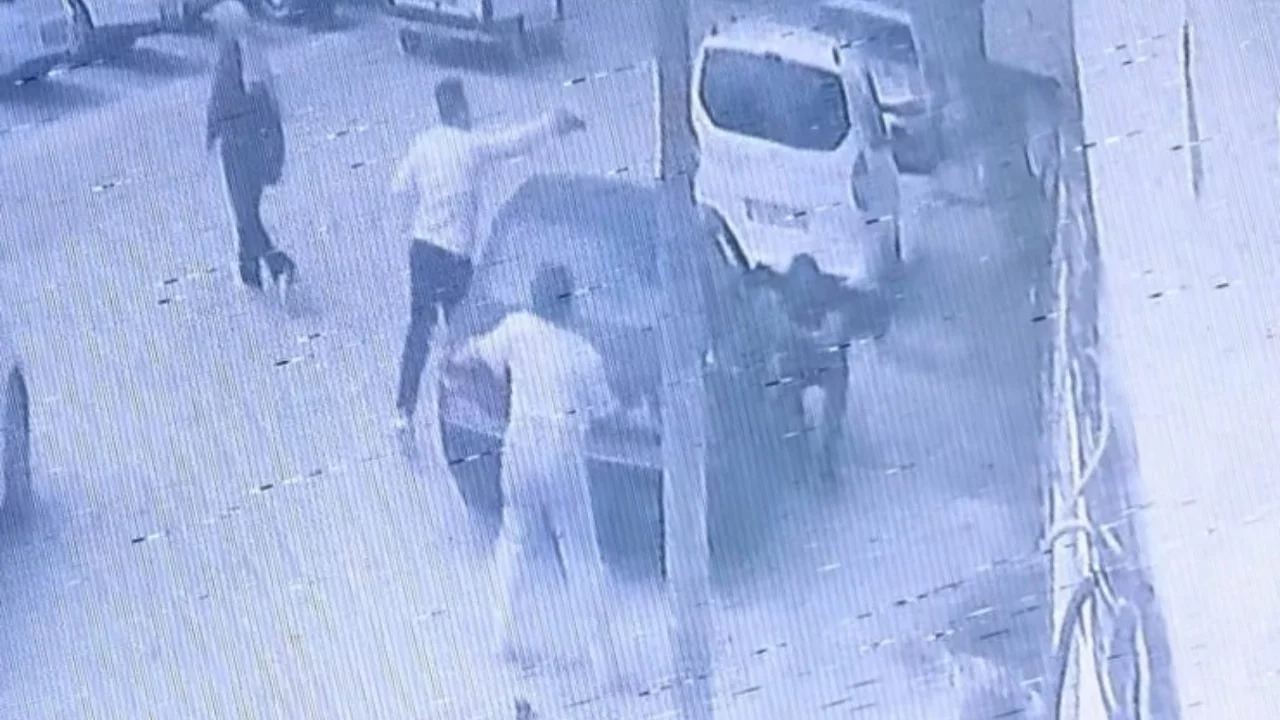 Bursa'da alacak kavgası kana bulandı: Yaralıyı motorize trafik timi hastaneye yetiştirdi