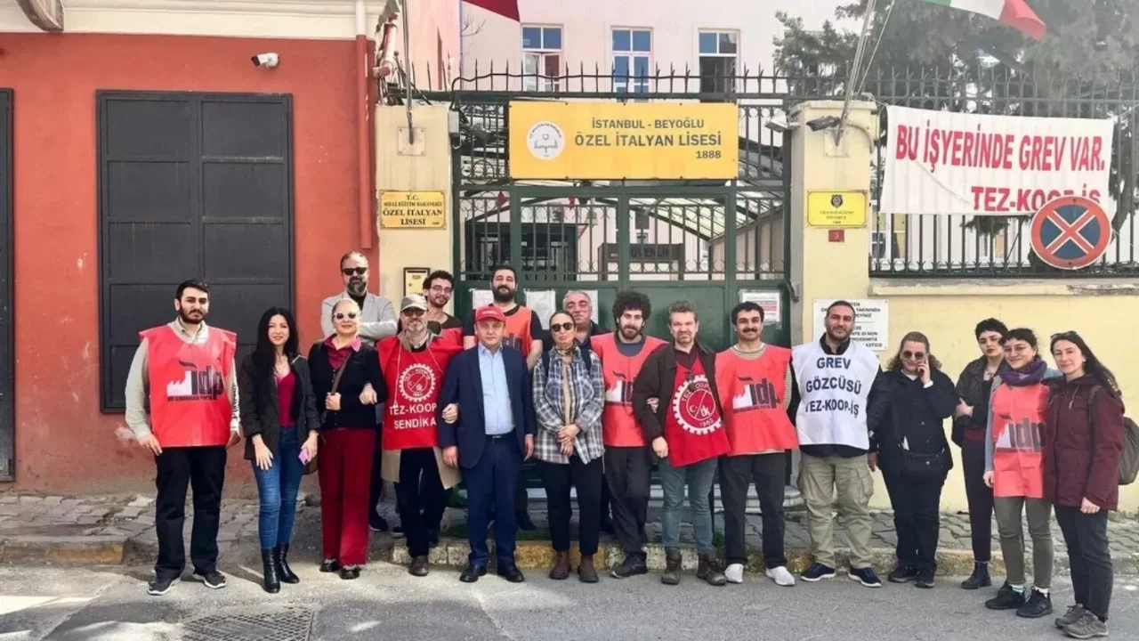 Türk öğretmenlerin, yabancı meslektaşlarıyla İtalyan Lisesi'nde eşit ücret grevi: Mahkeme, MEB'in...