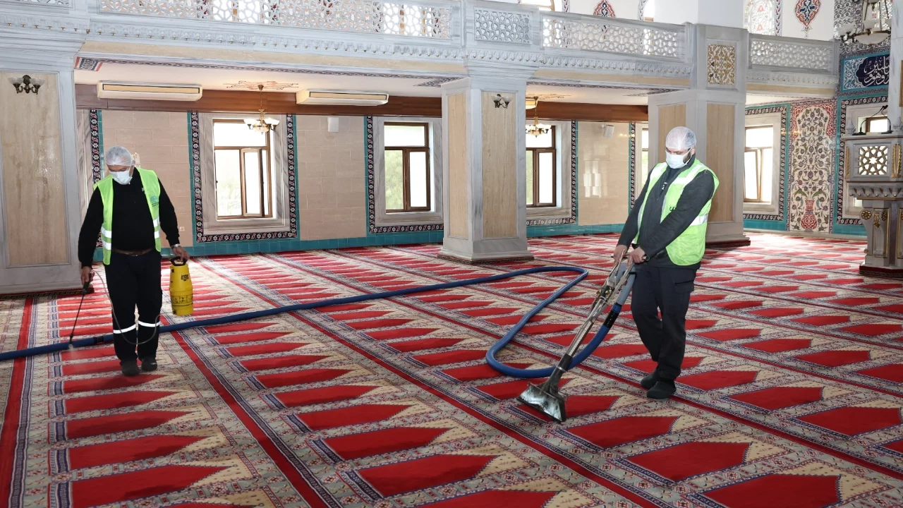 Nilüfer'deki ibadethanelerde bahar temizliği yapılıyor