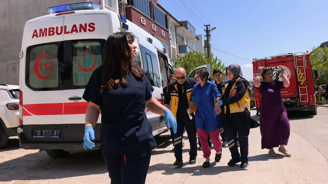 Bursa'da saç kurutma makinesi evi yaktı!