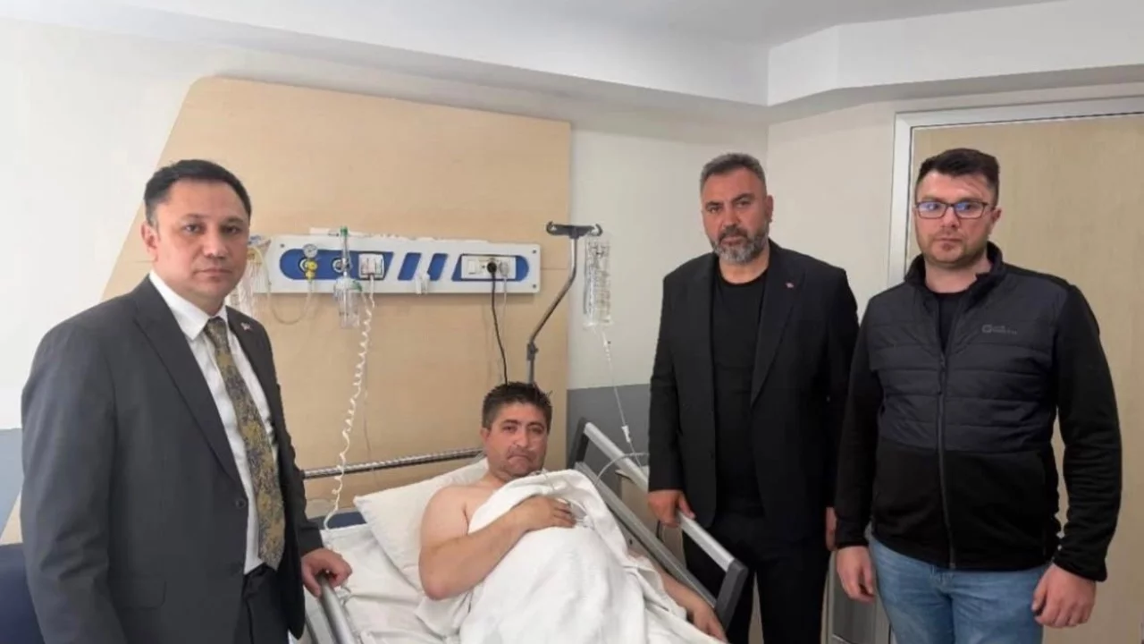 Elektrik akımına kapılan Sedat Akar'a ziyaret