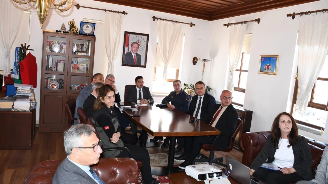 Mudanya'da sahipsiz hayvanlar için koordinasyon toplantısı