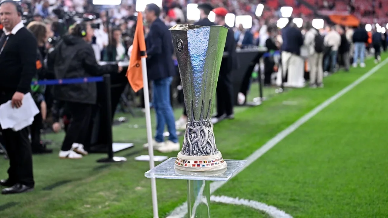 UEFA Avrupa Ligi'nde finalistler belli olacak